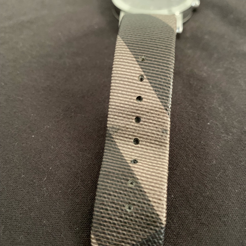 Burberry Watch - Picture 5 of 6